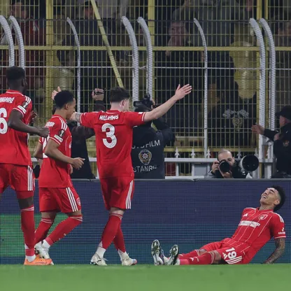 لاعبون من نوتنغهام فورست يحتفلون بهدف سجله إيغور جيسوس في مرمى فنربخشة بذهاب ملحق ثمن نهائي الدوري الأوروبي - 19 فبراير 2026