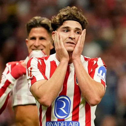 حسرة خوليان ألفاريز بعد ضياع فرصة خلال مباراة أتلتيكو مدريد وفياريال بالدوري الإسباني 13 سبتمبر 2025