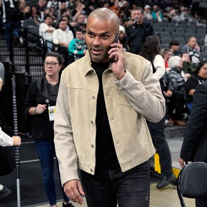 الأسطورة توني باركر مدرباً لفرنسا تحت 17 عاماً في كرة السلة