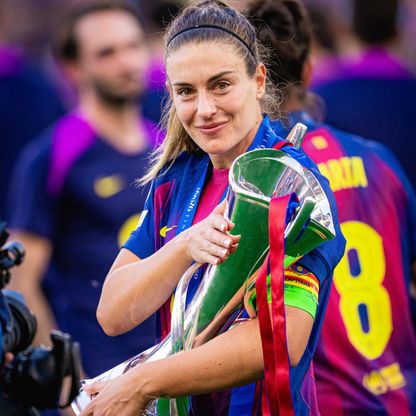أليكسيا بوتياس تودّع برشلونة بعد مسيرة أسطورية امتدت 14 عاماً