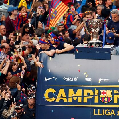 موعد احتفالات برشلونة بلقب الليغا وسط الجماهير