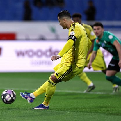 شاهد.. رونالدو يواصل كتابة التاريخ بهدفه رقم 965