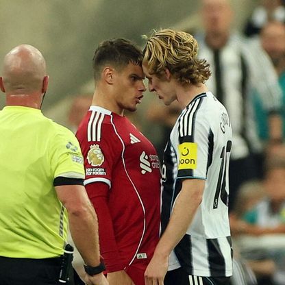 نيوكاسل وليفربول يتورطان في "أعنف" شوط بالدوري الإنجليزي