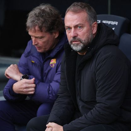 هانزي فليك سعيد بالصلابة الدفاعية أكثر من رباعية برشلونة في كامب نو