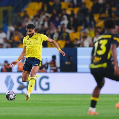 عبد الإله العمري الأفضل في كلاسيكو النصر والاتحاد.. فمن الأسوأ؟