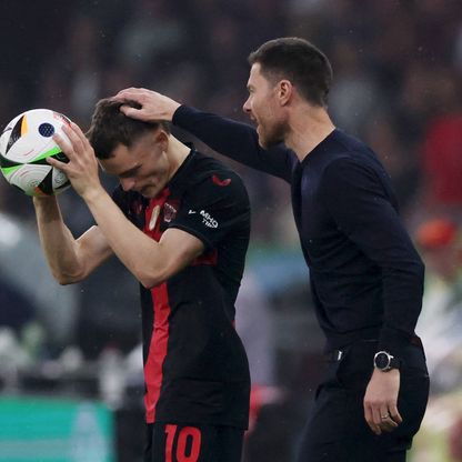 والد فيرتز يسافر إنجلترا للاجتماع بمسؤولي مانشستر سيتي
