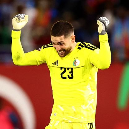 لوكا زيدان يطمئن مدرب الجزائر ويرد على صافرات جمهور غرناطة