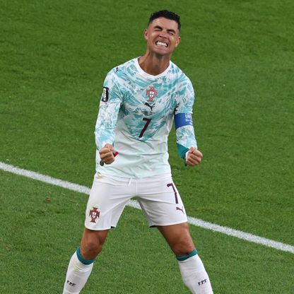 منتخب البرتغال يلطف الأجواء مع رونالدو ويحتفي بهدفه مع النصر