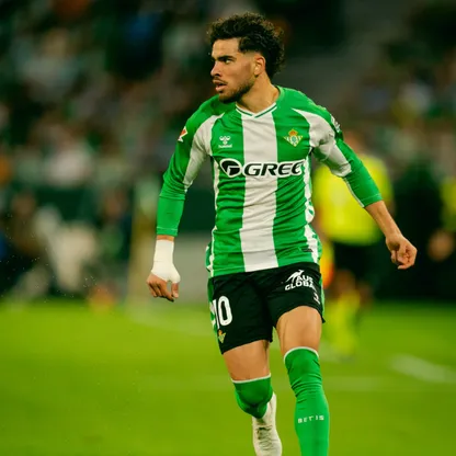 المغربي عبد الصمد الزلزولي خلال مواجهة فريقه ريال بيتيس أمام ريال مدريد - 24 أبريل 2026