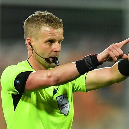 المغرب يجدد اللقاء مع الحكم المثير للجدل بنهائي كأس العرب