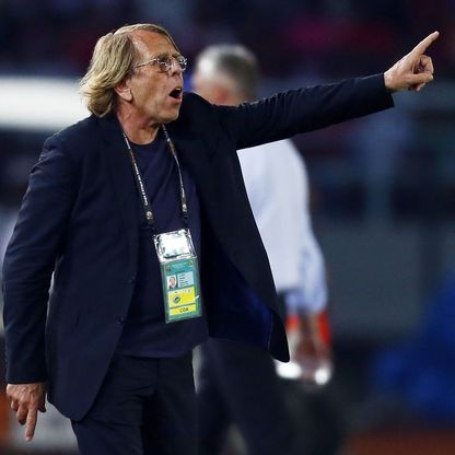 التجربة الإفريقية الـ12.. كلود لوروا مدرباً لمنتخب الكونغو