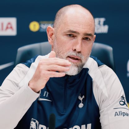 مدرب توتنهام إيغور تودور يخيّر لاعبيه بين "البكاء أو القتال"