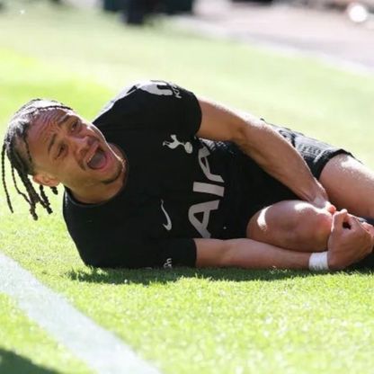 سيمونز قد يغيب عن المونديال بعد إصابة خطيرة في الركبة