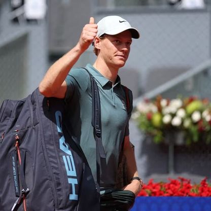 سينر يسحق نوري ويبلغ ربع النهائي في بطولة مدريد للتنس