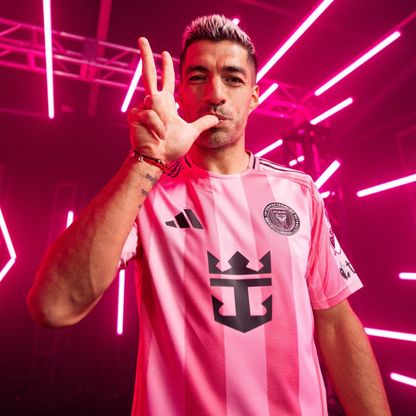 بعد موسم تاريخي.. إنتر ميامي يجدد عقد سواريز