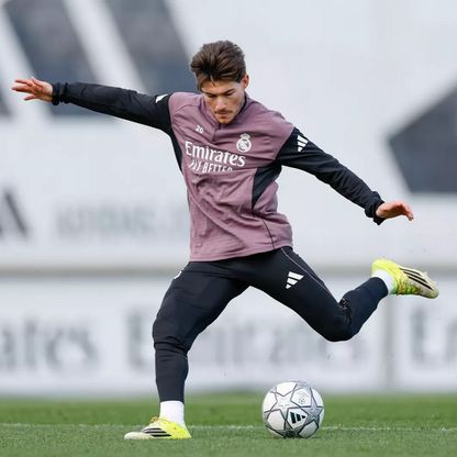 مدافع ريال مدريد "فكّر جدياً" باعتزال كرة القدم