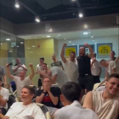 شاهد.. احتفال هيستيري لبطل كازاخستان بعد ضمان مواجهة ريال مدريد