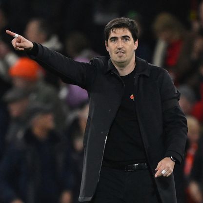 أندوني إيراولا يُزاحم مايكل كاريك على تدريب مانشستر يونايتد