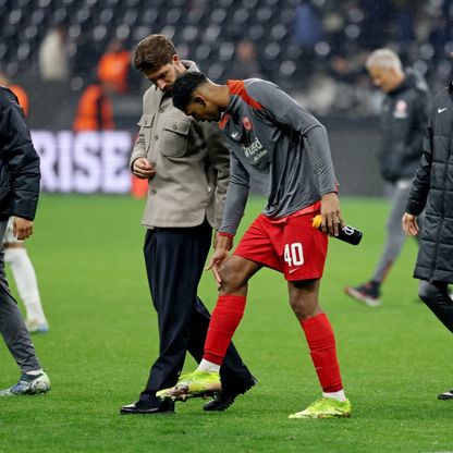 كيف ساهم كريستيانو رونالدو في إنقاذ حارس فرانكفورت من جراحة؟