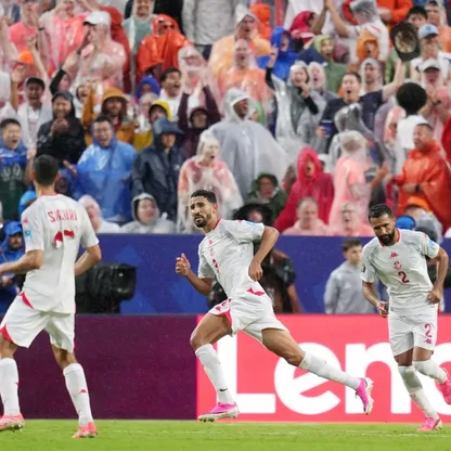 احتفال حازم المستوري مهاجم تونس مع زملائه بالهدف في مرمى هولندا بكأس العالم - 26 يوليو 2026