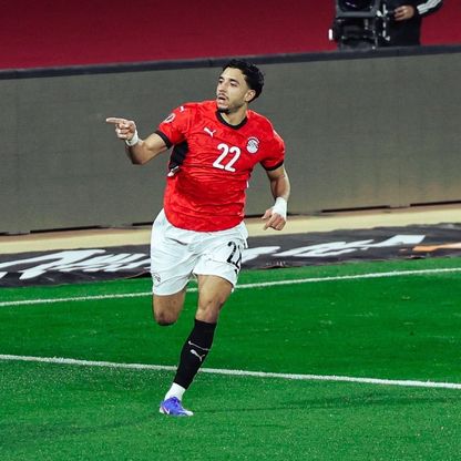 عمر مرموش يحقق رقماً مميزاً ويكشف نصيحة حسام حسن بين الشوطين