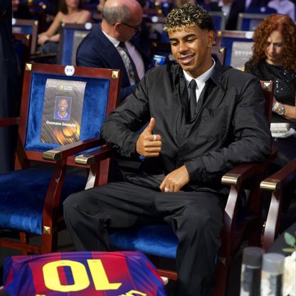 لامين يامال يحصد جائزة "مارادونا" في حفل "غلوب سوكر"