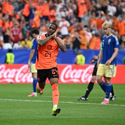 شاهد.. هولندا تكتسح السويد بخماسية وتنضم إلى نادي الـ100 في كأس العالم