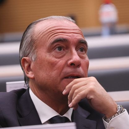 يوستي نائب لابورتا يقترب من النصر السعودي رغم تمسك برشلونة به