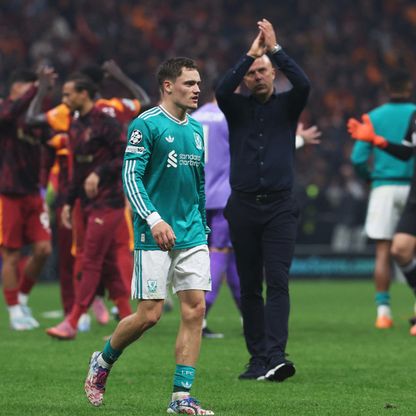 آرني سلوت يستحضر معاناة كيفن دي بروين للدفاع عن فلوريان فيرتز "غير المحظوظ"