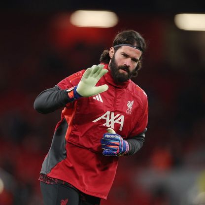 أليسون بيكر يغيب عن مباراة ليفربول أمام غلطة سراي للإصابة