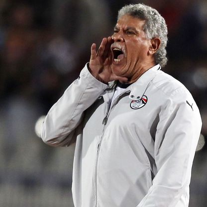 الاتحاد المصري والأهلي يتمنيان الشفاء للأسطورة حسن شحاتة بعد جراحة عاجلة