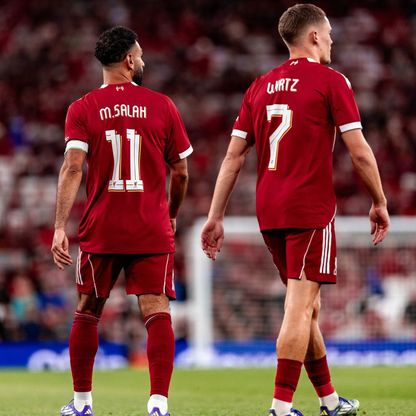 ما هي أبرز مباريات وصفقات الدوري الإنجليزي بموسم 2025-2026؟