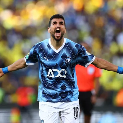 وليد الكرتي لاعب بيراميدز يحتفل بهدفه في مرمى صنداونز - 24 مايو 2025