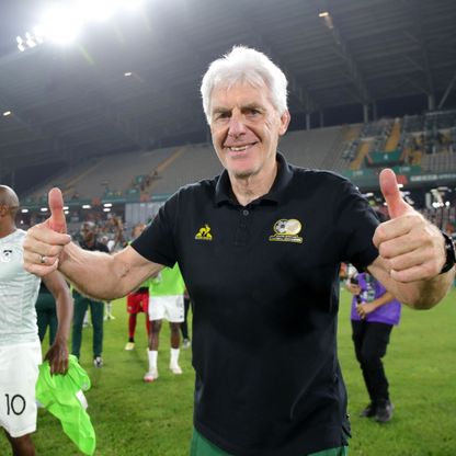 مدرب جنوب إفريقيا: لن نتأثر بضغط جماهير المكسيك في افتتاح المونديال