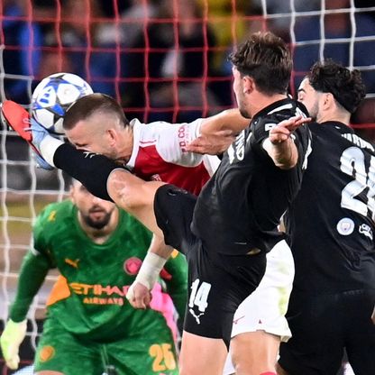 بسبب ركلة جزاء.. لاعب سيتي يتهم داير بالتمثيل والإنجليزي يرد