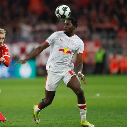 أرسنال يبدأ محادثات لضمّ مدافع فرنسي