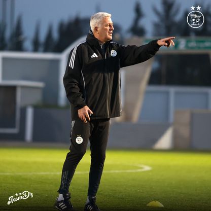 مدرب الجزائر يطالب بنسيان الماضي ويرفض الكشف عن موقف زيدان