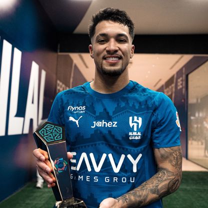 ليوناردو الأفضل وبونو الأسوأ من الهلال خلال الفوز على الأخدود بدوري روشن