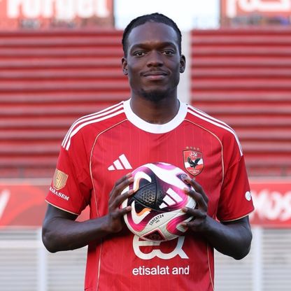 الأهلي المصري يعلن التعاقد مع مهاجم برتغالي لتعويض وسام أبو علي