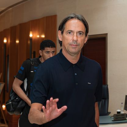 الهلال "غير راضٍ" عن سيموني إنزاغي ويدرس إقالته