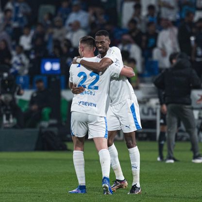 شاهد.. الهلال يُزيح الأهلي من وصافة الدوري السعودي بفوز صعب على الفتح