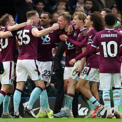 بيرنلي يصعق تشيلسي بهدف قاتل وأبراهام ينقذ أستون فيلا