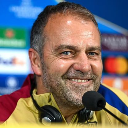 فليك: ليفاندوفسكي بديلاً أمام إنتر وسنجري تغييراً بدفاع برشلونة
