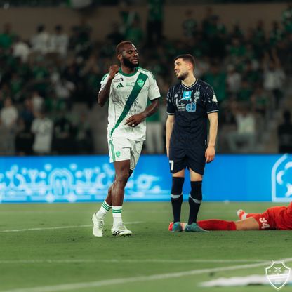 شاهد.. الأهلي يمطر مرمى الأخدود ويطيح به خارج دوري روشن السعودي