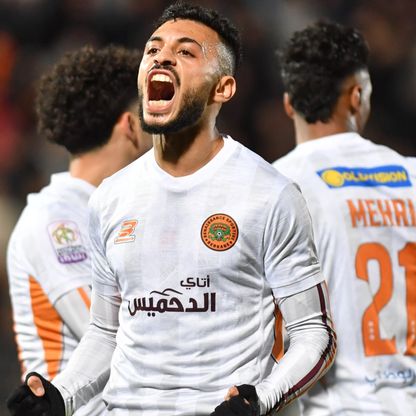 نهضة بركان يهزم الجيش الملكي ويُواصل التحليق في الصدارة