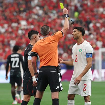 إنذارات أكثر من التسديدات.. رقم قياسي عالمي بمباراة المغرب وكندا