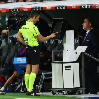 رئيس لجنة الحكام في يويفا: نسينا السبب الرئيسي لحكم الفيديو