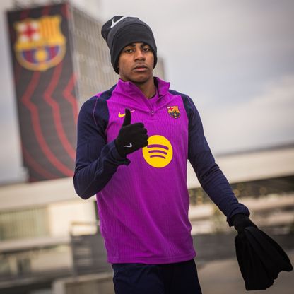 لامين يامال يغيب عن تدريبات برشلونة قبل الديربي ضد إسبانيول