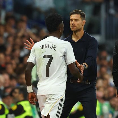 بعضهم وصل للضرب.. أشهر 10 خلافات بين اللاعبين والمدربين