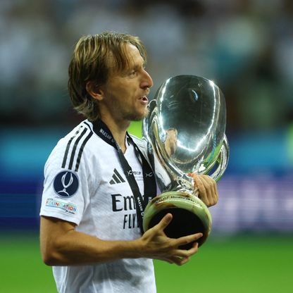 الأكثر تتويجاً في تاريخ النادي.. كم عدد ألقاب لوكا مودريتش مع ريال مدريد؟